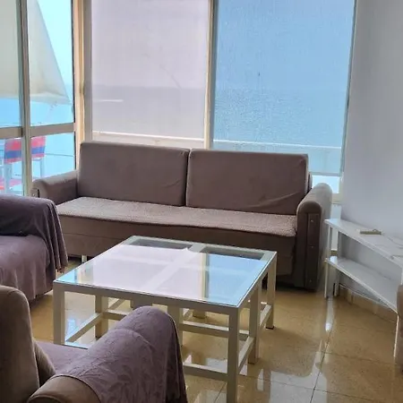 Front With Wonderful View Appartement Durrës